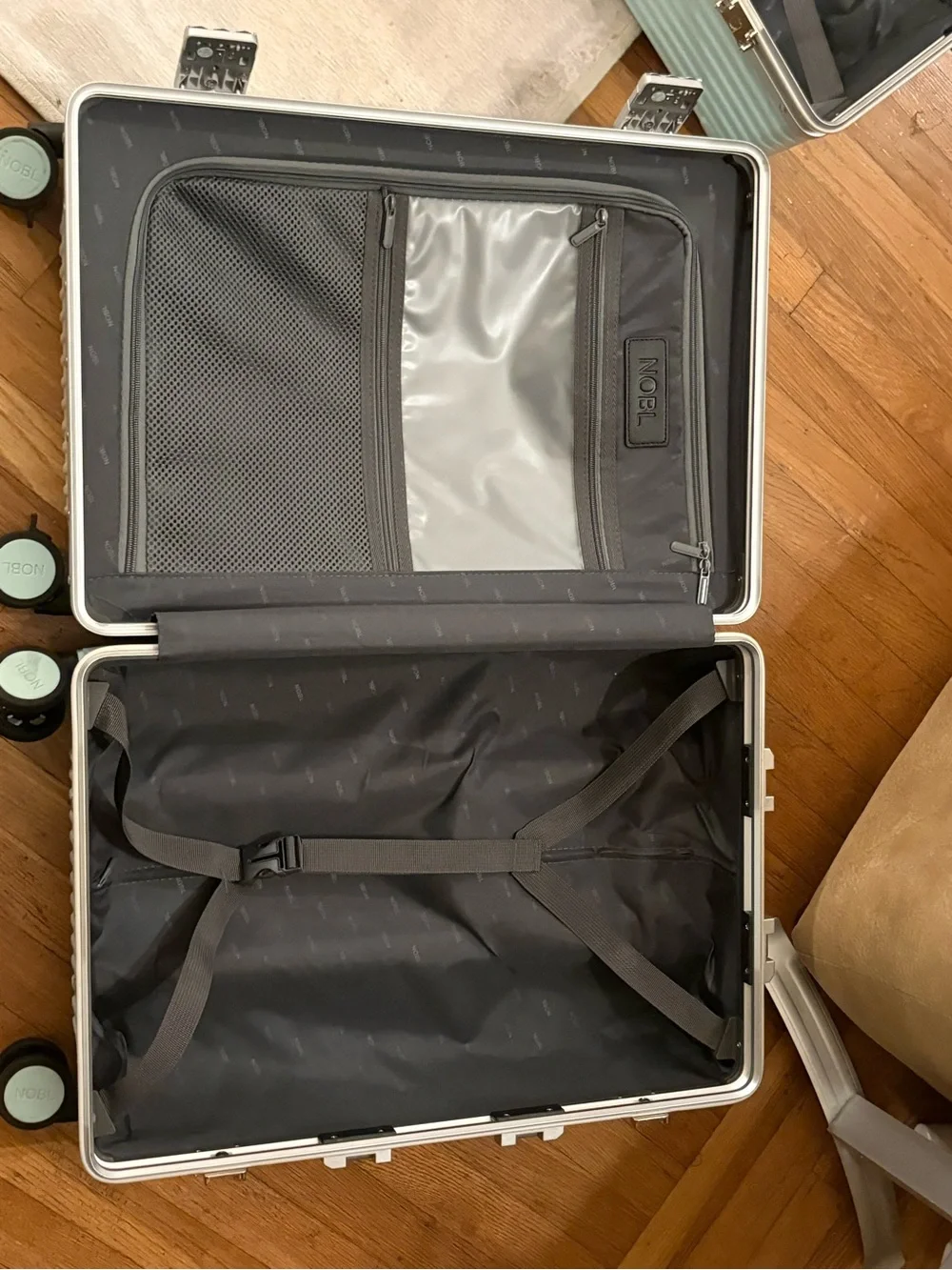 Mint Blue 2-Piece Spinner Luggage Set by Nobl